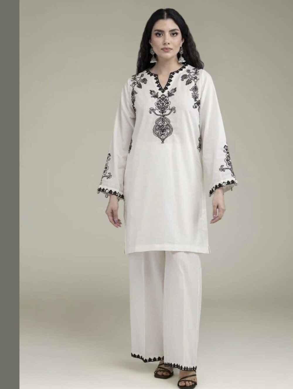 Embroidered White Tunic Set with Black Detailing Shirt Size L Trouser Size XL